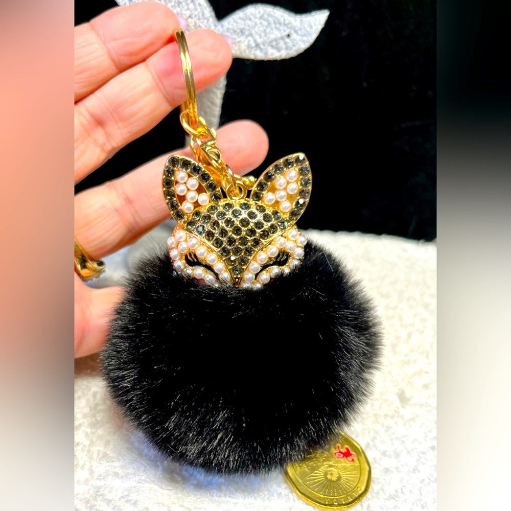 🖤furry 🦊 FOX purse bling key chain with black FUR and gold accent